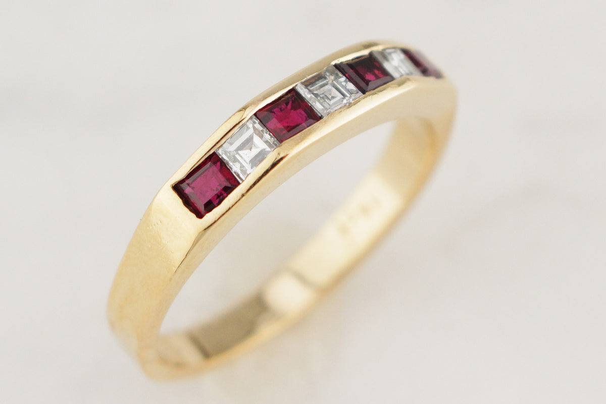 VINTAGE ESTATE RUBY &amp; DIAMOND RING 18ct GOLD