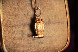 VINTAGE ETCHED GARNET OWL PENDANT 9ct GOLD