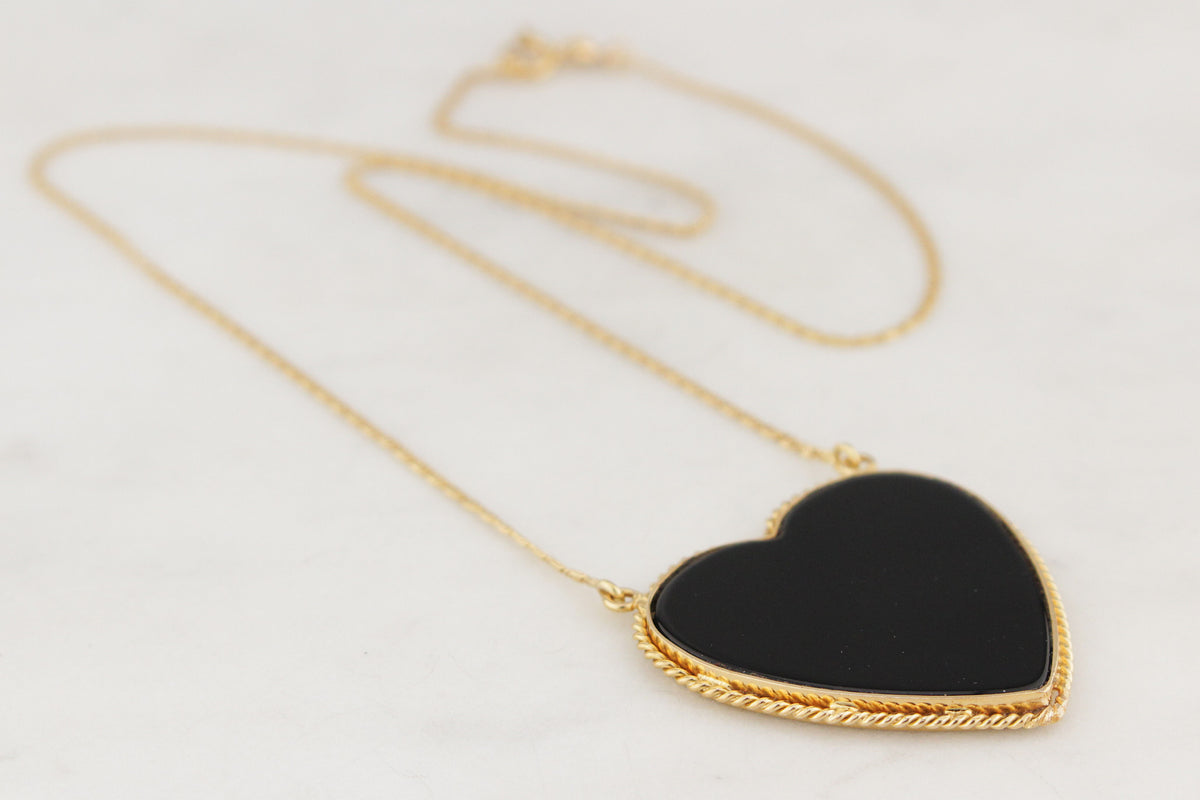 VINTAGE c1970 ONYX HEART PENDANT &amp; CHAIN 18ct GOLD