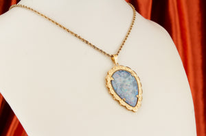 VINTAGE ESTATE c1940 OPAL TRIPLET PENDANT ON 18ct YELLOW GOLD