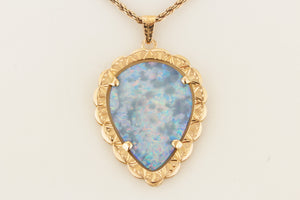 VINTAGE ESTATE c1940 OPAL TRIPLET PENDANT ON 18ct YELLOW GOLD