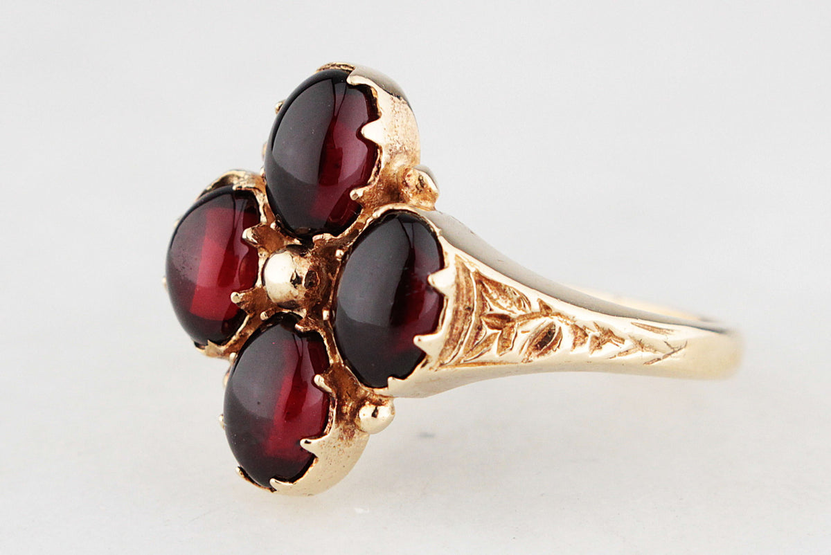RETRO 1979 PYROPE GARNET RING 9ct GOLD