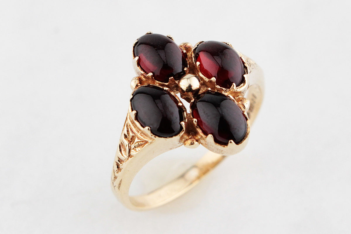 RETRO 1979 PYROPE GARNET RING 9ct GOLD