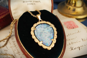 VINTAGE ESTATE c1940 OPAL TRIPLET PENDANT ON 18ct YELLOW GOLD