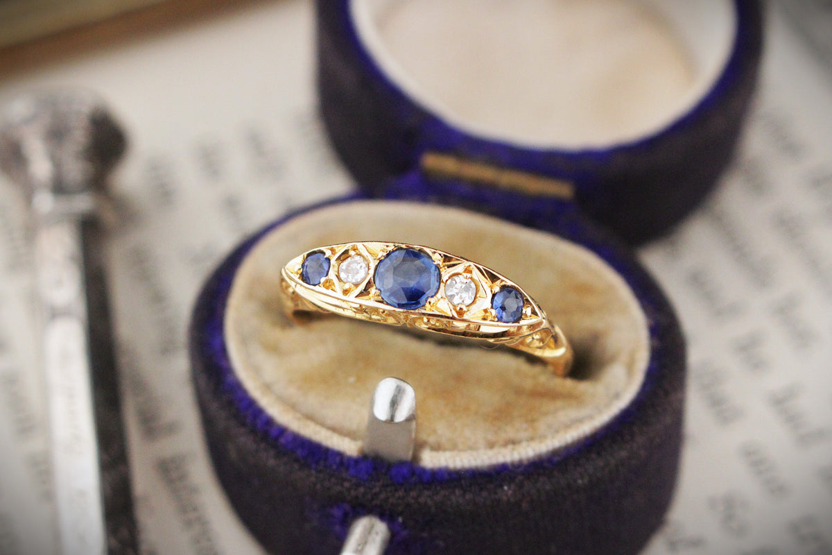 ANTIQUE 1918 SAPPHIRE &amp; DIAMOND RING 18ct GOLD