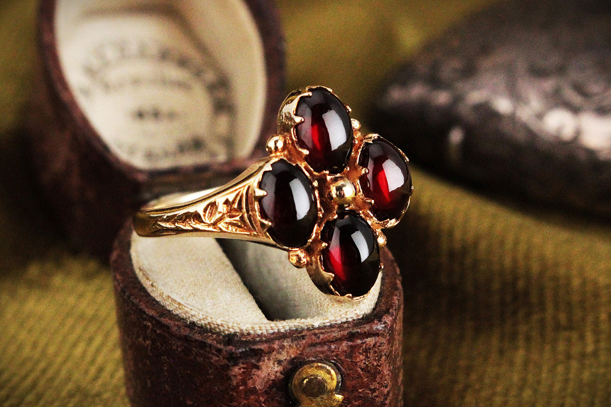 RETRO 1979 PYROPE GARNET RING 9ct GOLD