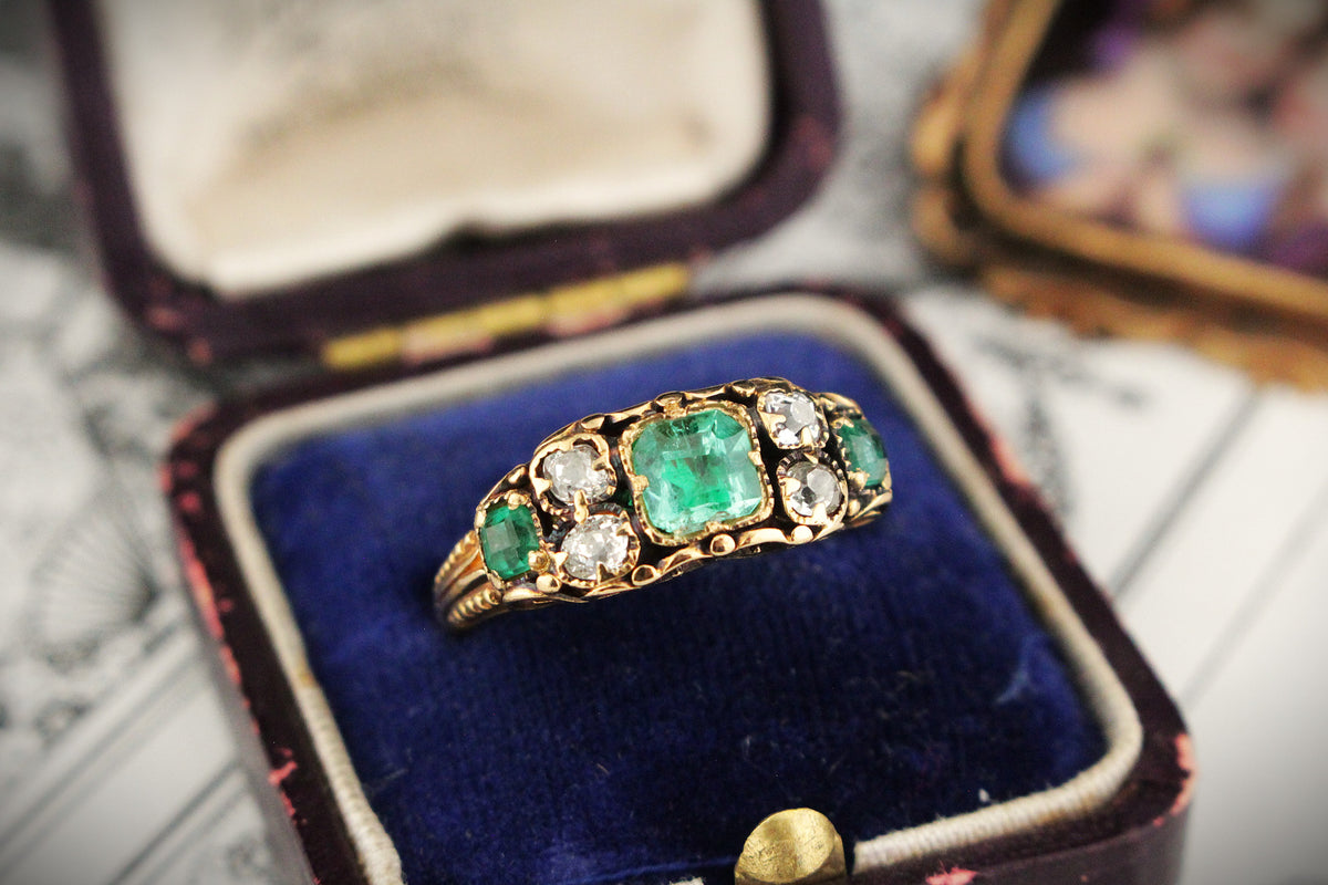 ANTIQUE GEORGIAN c1830 EMERALD &amp; DIAMOND RING 22ct GOLD
