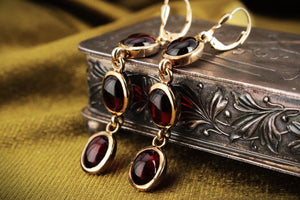 VINTAGE PYROPE GARNET DROP EARRINGS 9ct GOLD