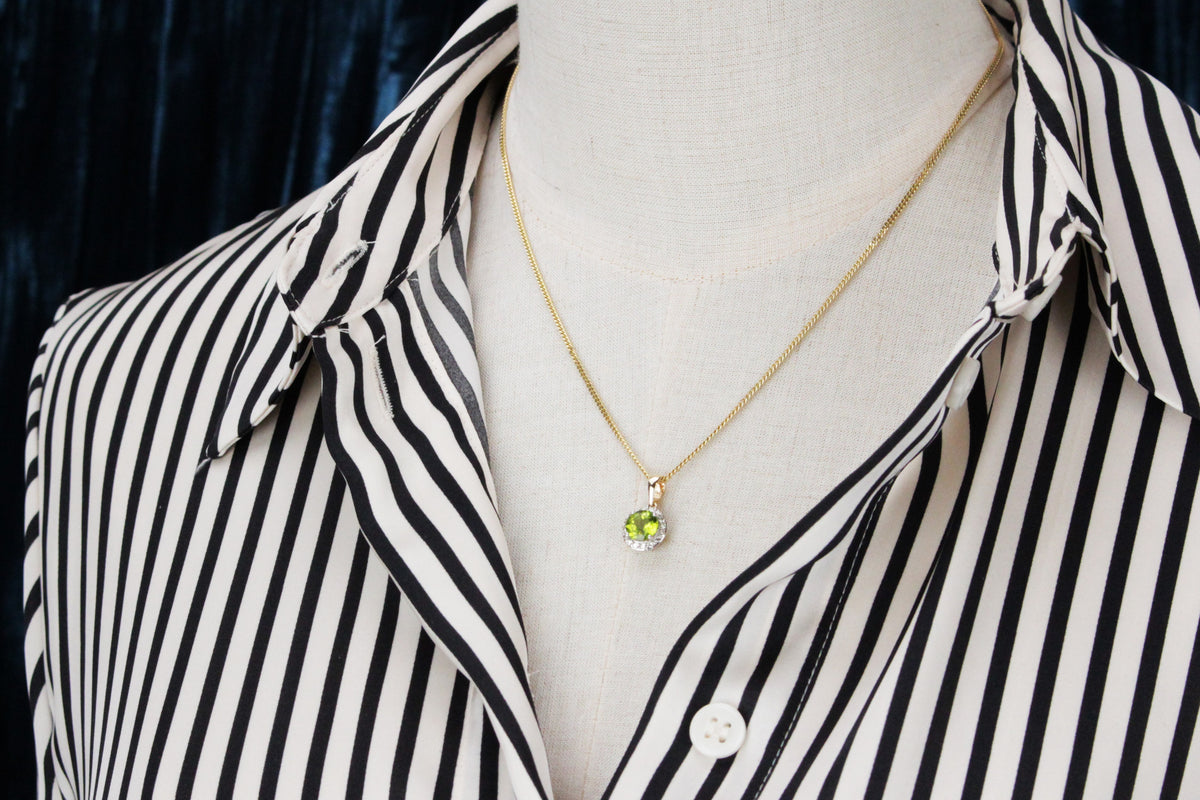 MODERN PERIDOT &amp; DIAMOND PENDANT 9ct GOLD