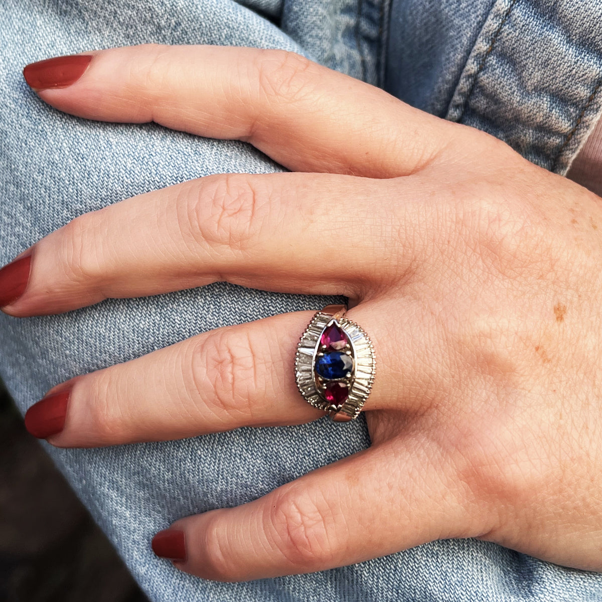 VINTAGE PLATINUM 1940&#39;s SAPPHIRE, RUBY &amp; DIAMOND RING