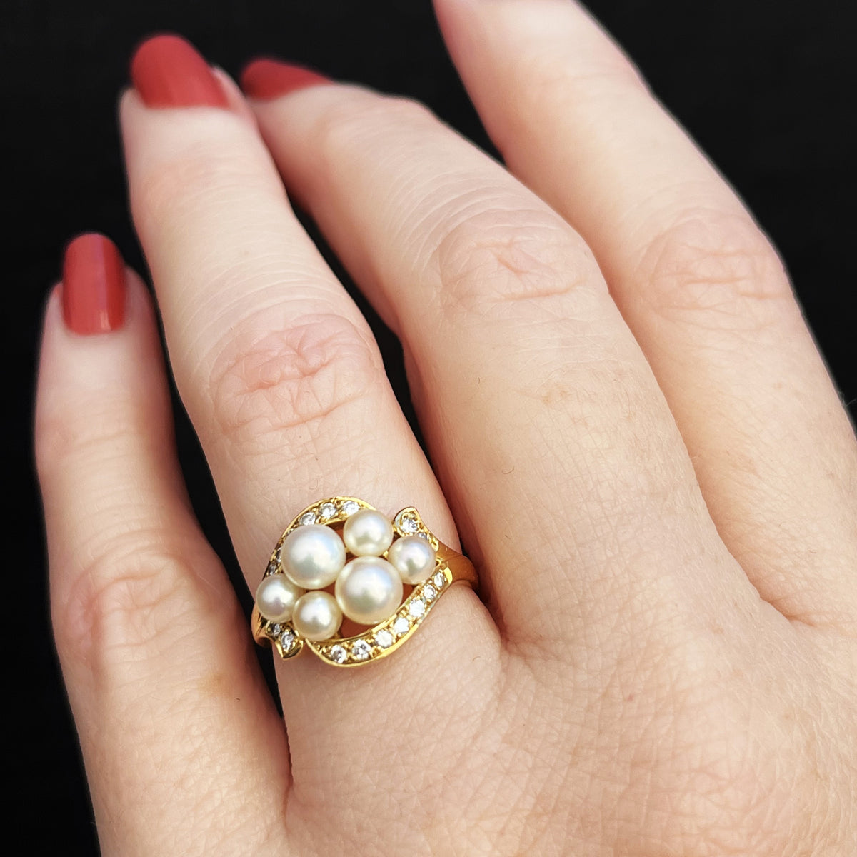 CONTEMPORARY DIAMOND &amp; PEARL RING 18ct GOLD