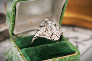 ART DECO c1920 DIAMOND RING 18ct GOLD