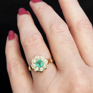 EMERALD & DIAMOND CLUSTER RING 14ct GOLD