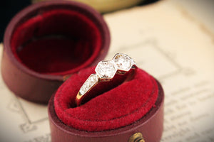 ANTIQUE EDWARDIAN c1915 ‘TOI ET MOI’ 1ct DIAMOND RING 18ct GOLD