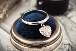 RETRO TIFFANY & Co PAVE DIAMOND HEART CHARM RING PLATINUM