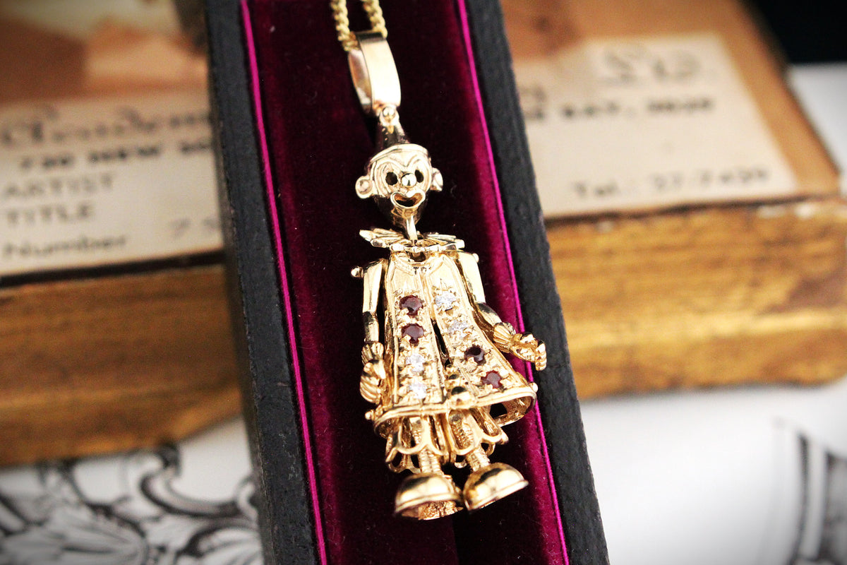 VINTAGE ESTATE GARNET & DIAMOND ARTICULATED CLOWN PENDANT 9ct GOLD