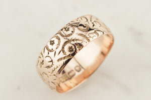 ANTIQUE VICTORIAN 1882 9ct GOLD FLORAL ETCHED BAND