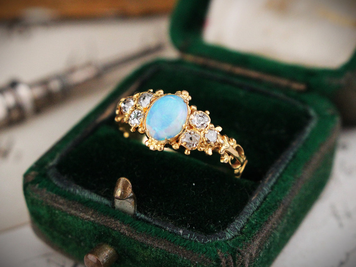ANTIQUE GEORGIAN OPAL &amp; DIAMOND RING 18ct YELLOW GOLD