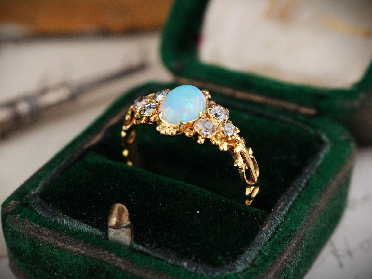 ANTIQUE GEORGIAN OPAL &amp; DIAMOND RING 18ct YELLOW GOLD