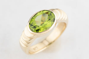 BESPOKE PERIDOT RING 9ct GOLD