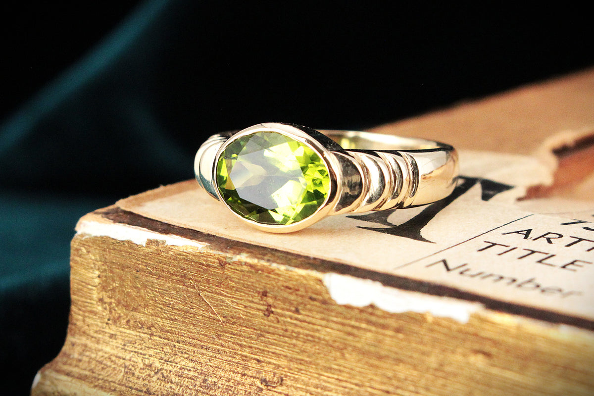 BESPOKE PERIDOT RING 9ct GOLD