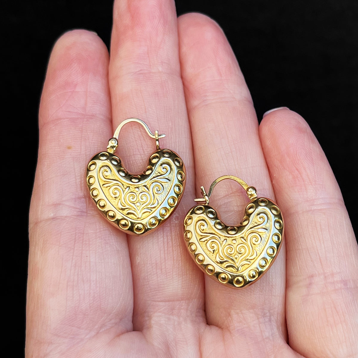 VINTAGE ETCHED HEART EARRINGS 9ct GOLD