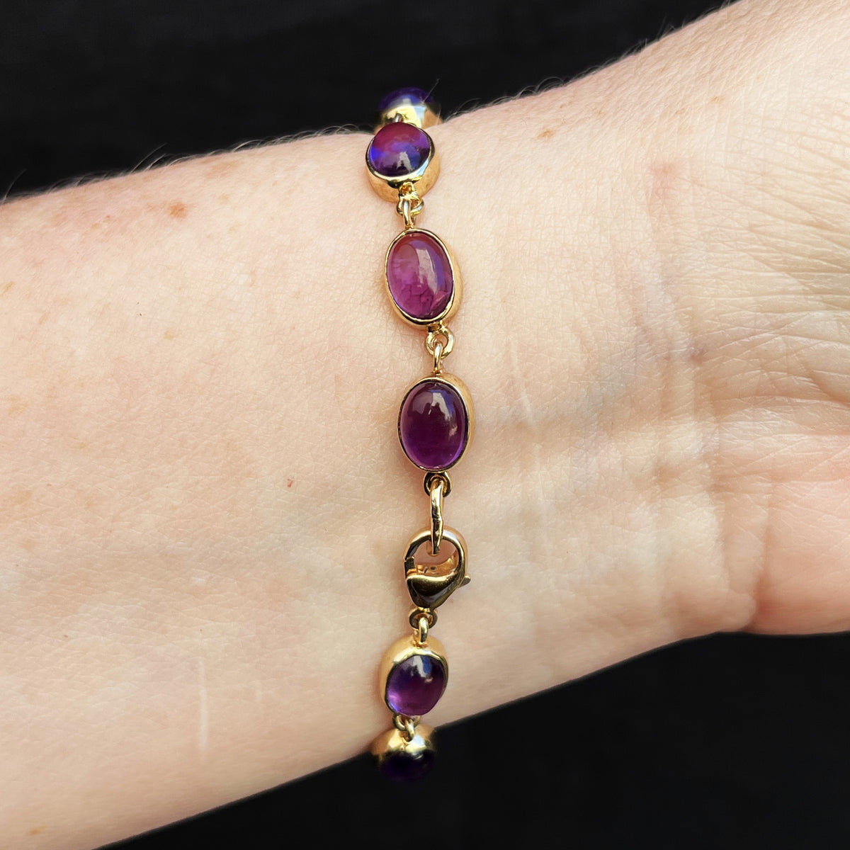 CONTEMPORARY 22.41ct AMETHYST LINE BRACELET 9ct GOLD