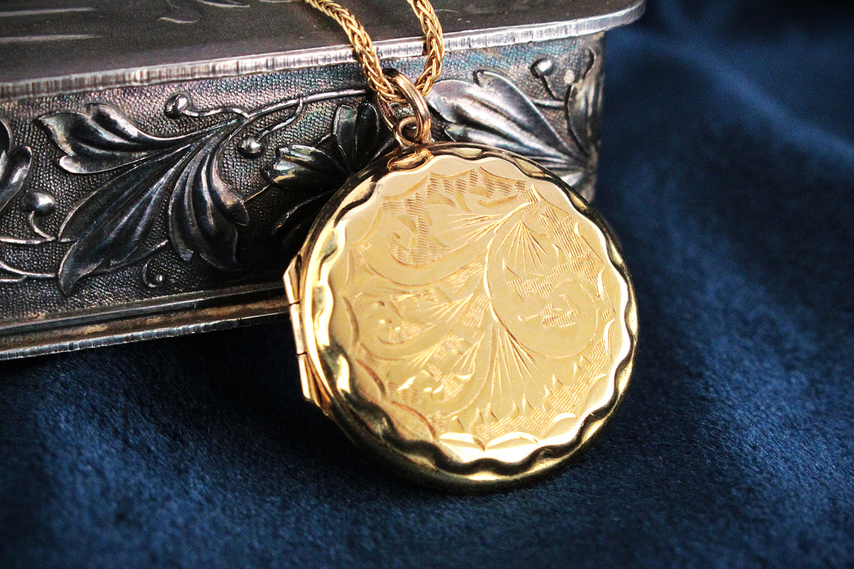 ANTIQUE EDWARDIAN PICTURE LOCKET 9ct GOLD