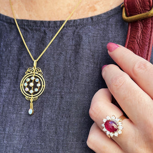 VINTAGE c1960 RUBY & DIAMOND CLUSTER RING 18ct GOLD