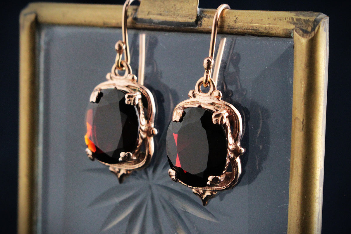 VINTAGE PYROPE GARNET EARRINGS 9ct GOLD
