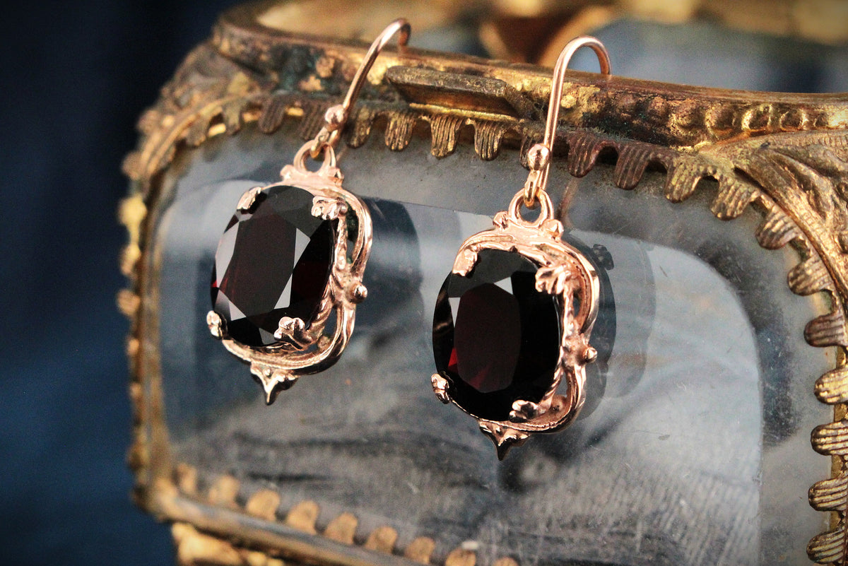 VINTAGE PYROPE GARNET EARRINGS 9ct GOLD