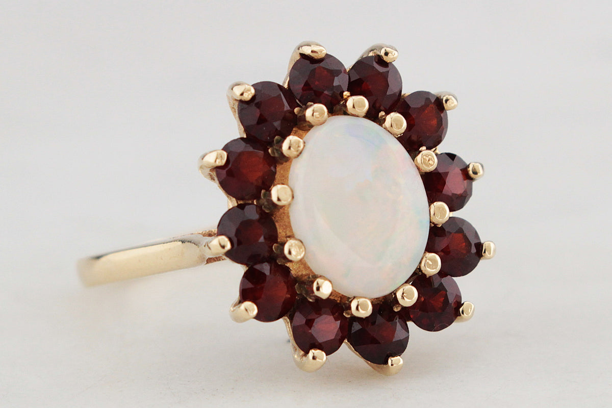 MID-CENTURY 1976 OPAL &amp; GARNET RING 9ct GOLD