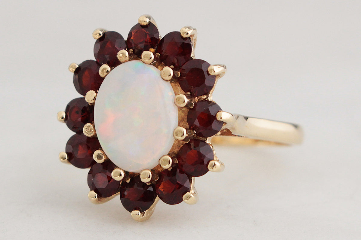 MID-CENTURY 1976 OPAL &amp; GARNET RING 9ct GOLD