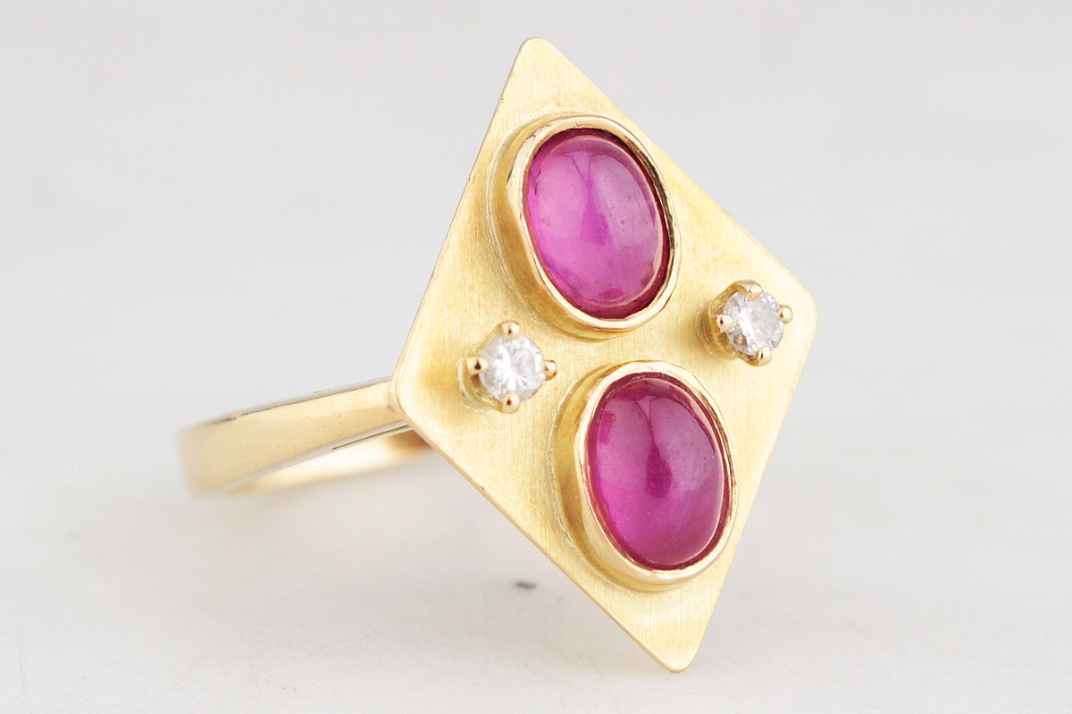 MID-CENTURY RUBY &amp; DIAMOND RING 18ct GOLD