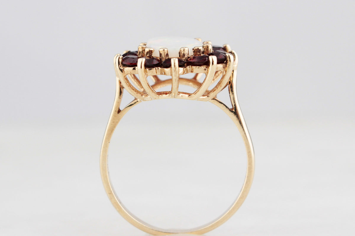 MID-CENTURY 1976 OPAL &amp; GARNET RING 9ct GOLD