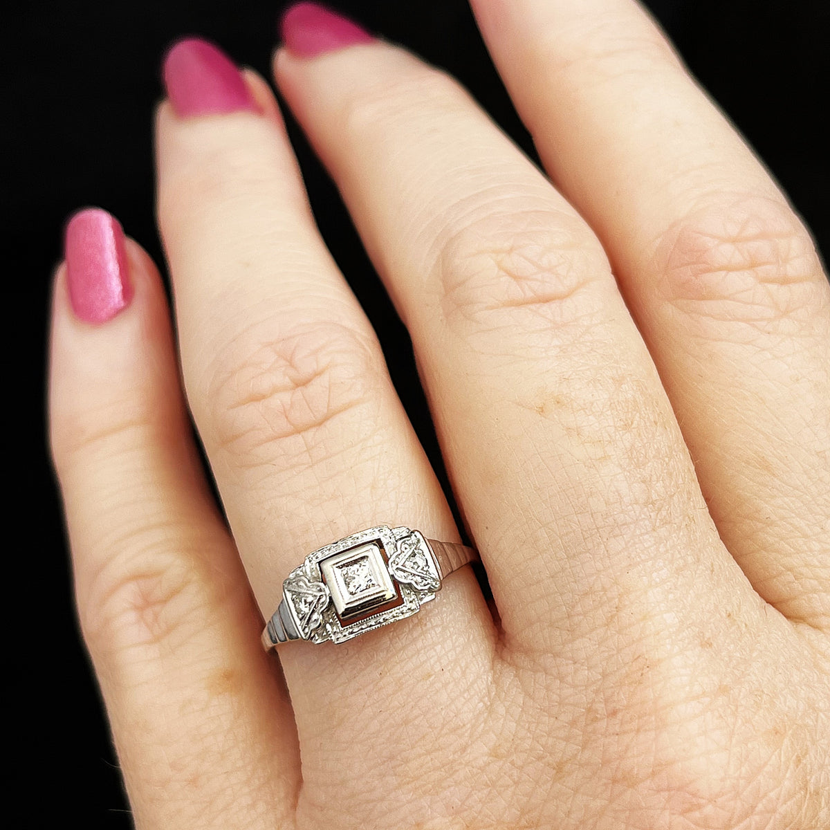 ART DECO c1930 DIAMOND RING 18ct GOLD