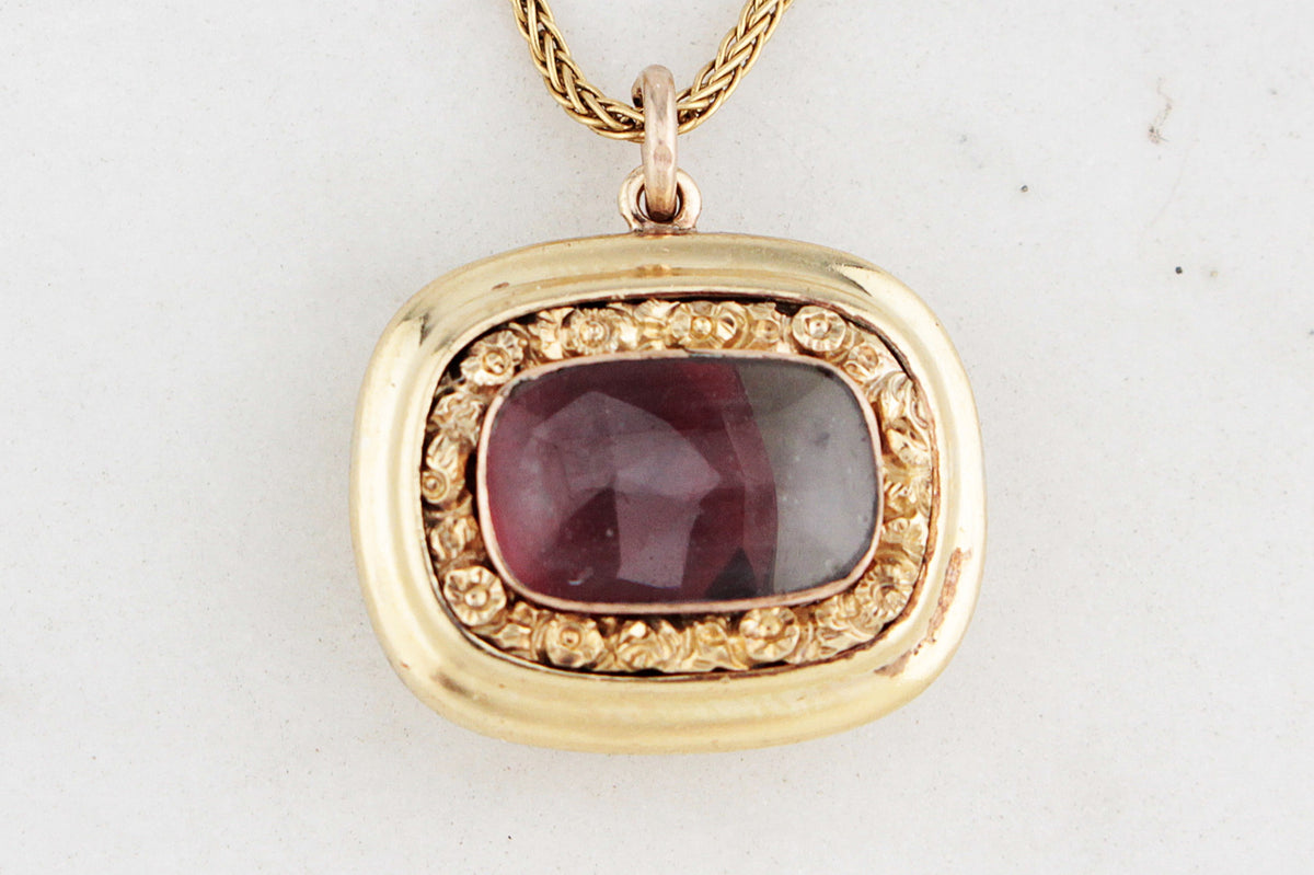ANTIQUE MOURNING LOCKET WITH GARNET HEART 9ct GOLD