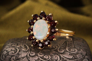 MID-CENTURY 1976 OPAL & GARNET RING 9ct GOLD