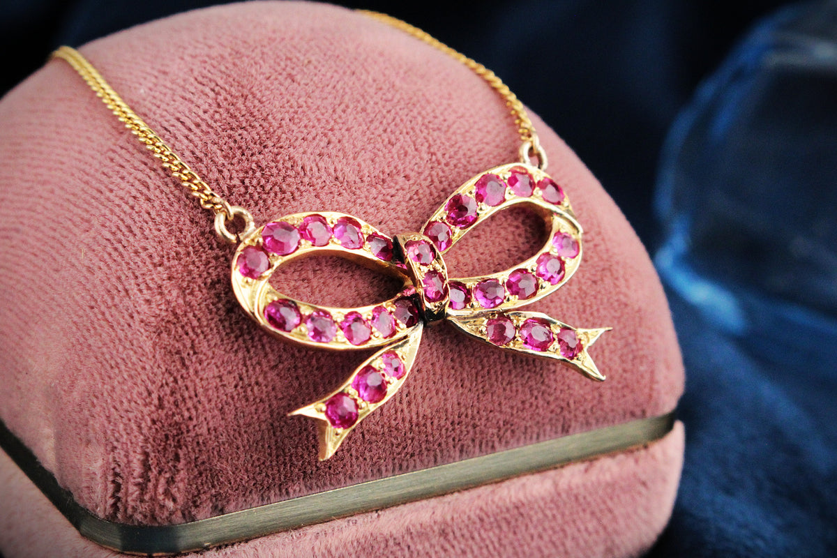 VINTAGE c1940 RUBY BOW NECKLACE 18ct GOLD