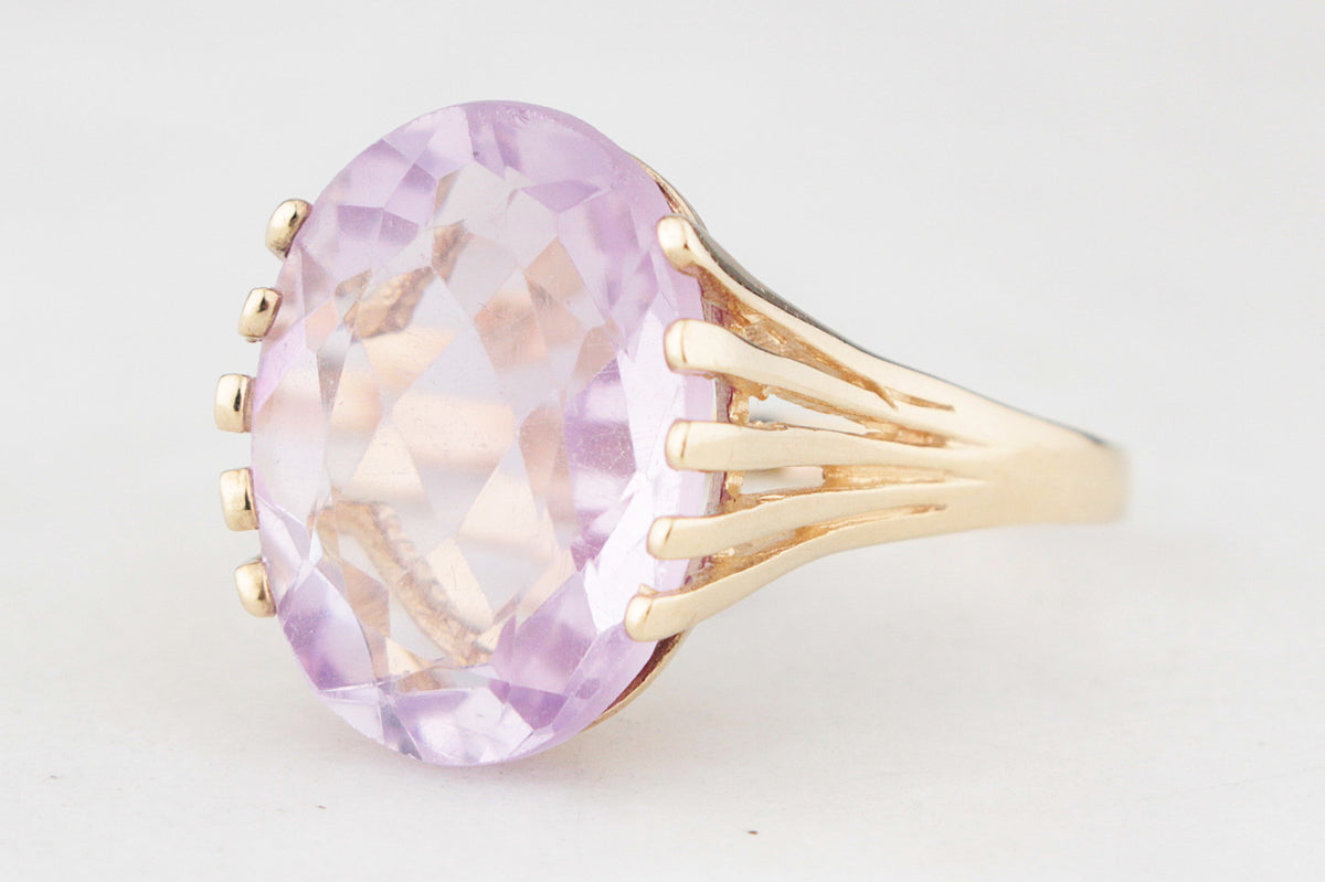 MID-CENTURY ROSE-DE-FRANCE AMETHYST COCKTAIL RING 9ct GOLD