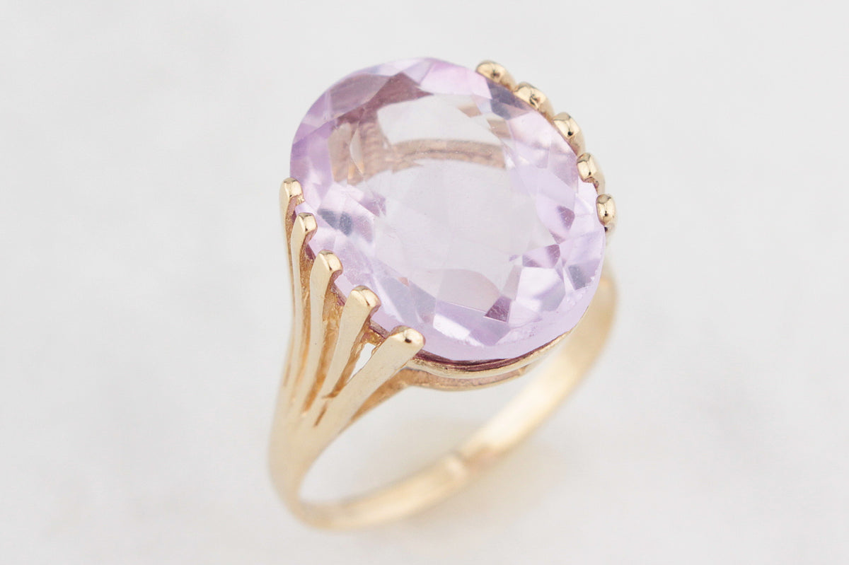 MID-CENTURY ROSE-DE-FRANCE AMETHYST COCKTAIL RING 9ct GOLD