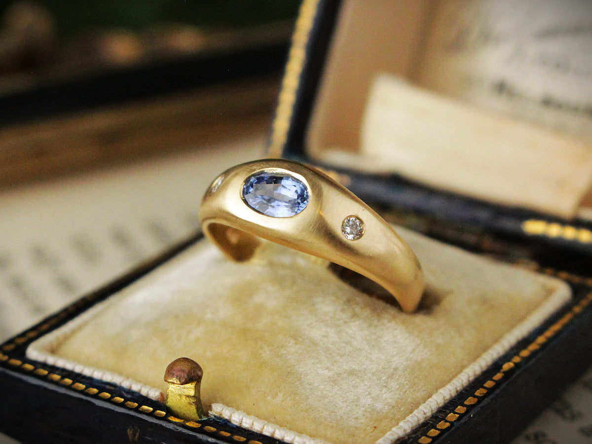 R&amp;V CUSTOM SAPPHIRE &amp; DIAMOND RING 9ct GOLD