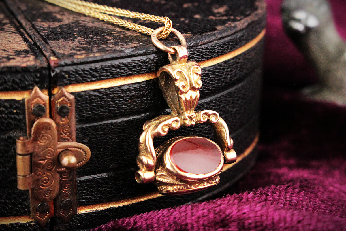 ANTIQUE VICTORIAN TRIPLE SPINNING FOB PENDANT 9ct GOLD