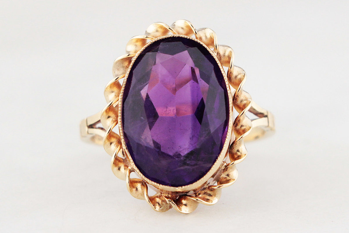 MID-CENTURY 5.50ct AMETHYST RING 9ct GOLD