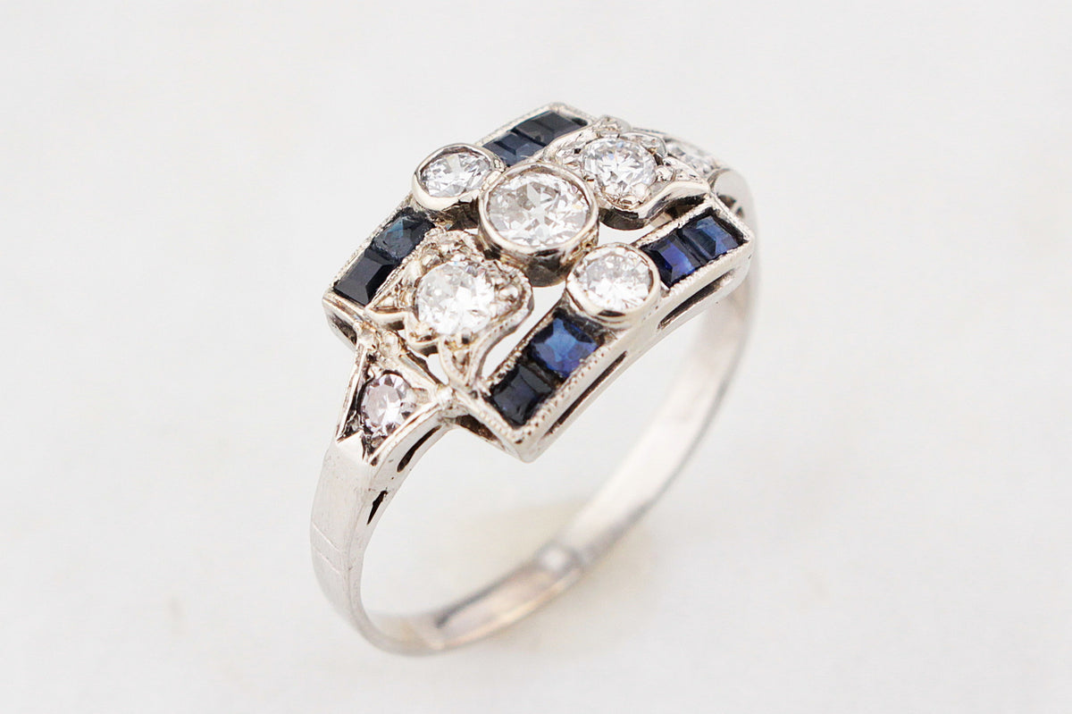 ANTQIUE ART DECO c1920 PLATINUM DIAMOND &amp; SAPPHIRE RING