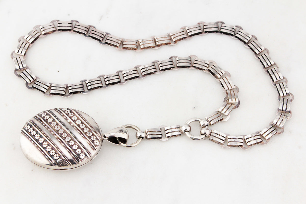 ANTIQUE VICTORIAN STERLING SILVER 1878 BOOK CHAIN &amp; LOCKET