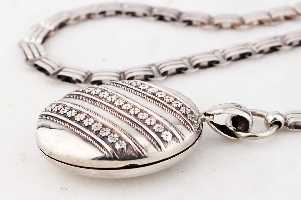 ANTIQUE VICTORIAN STERLING SILVER 1878 BOOK CHAIN &amp; LOCKET