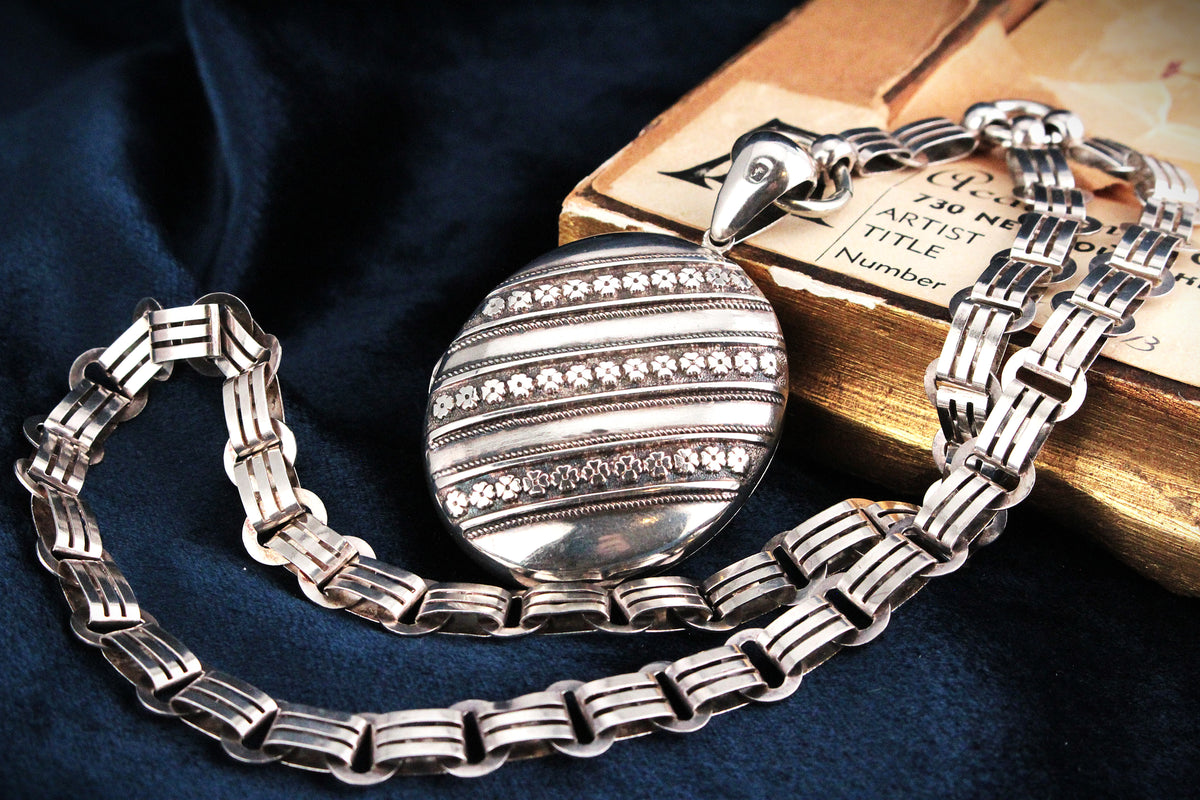 ANTIQUE VICTORIAN STERLING SILVER 1878 BOOK CHAIN &amp; LOCKET