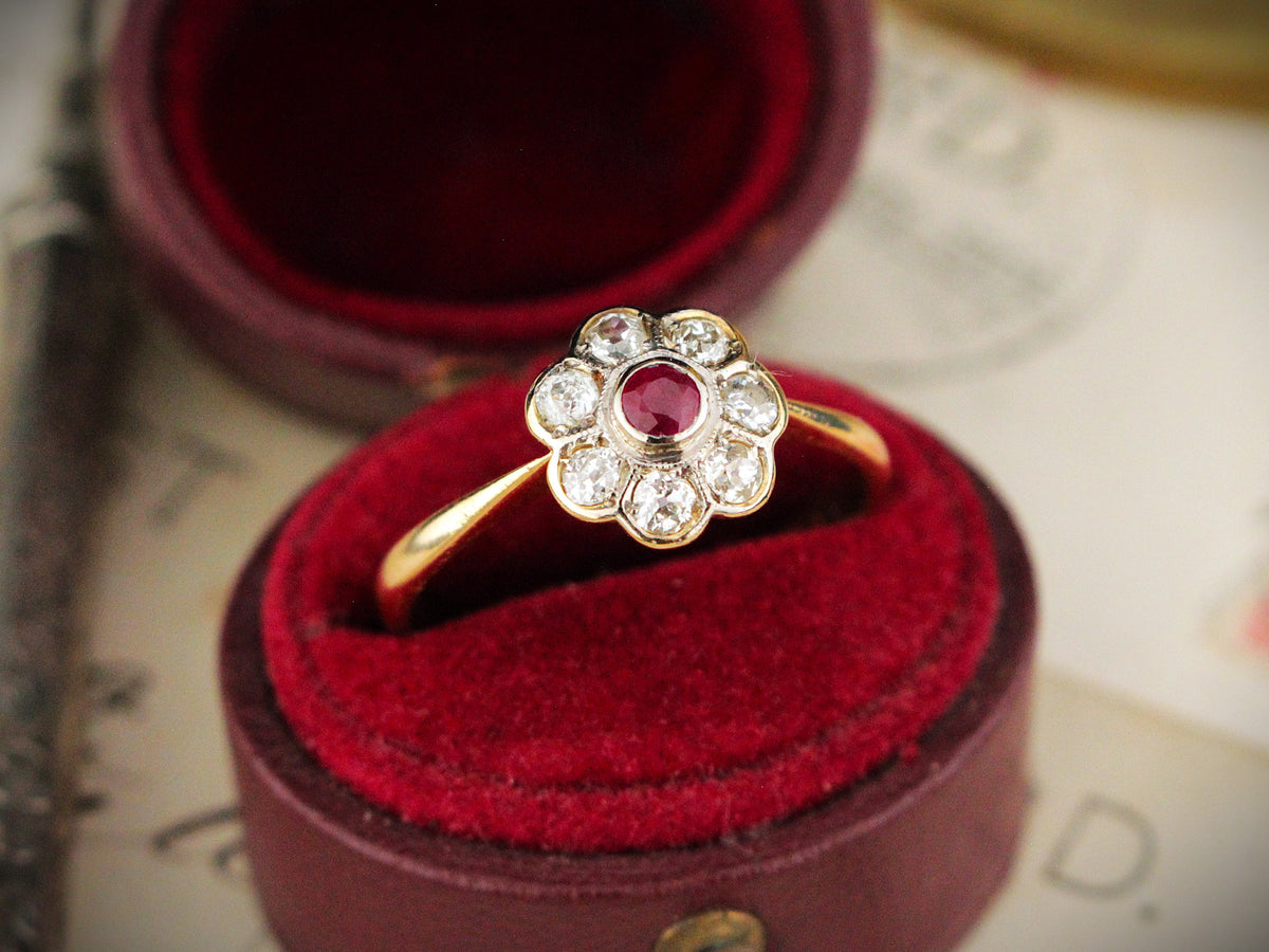 ANTIQUE RUBY &amp; DIAMOND DAISY RING 18ct GOLD