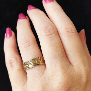 VINTAGE ETCHED BAND RING 9ct GOLD